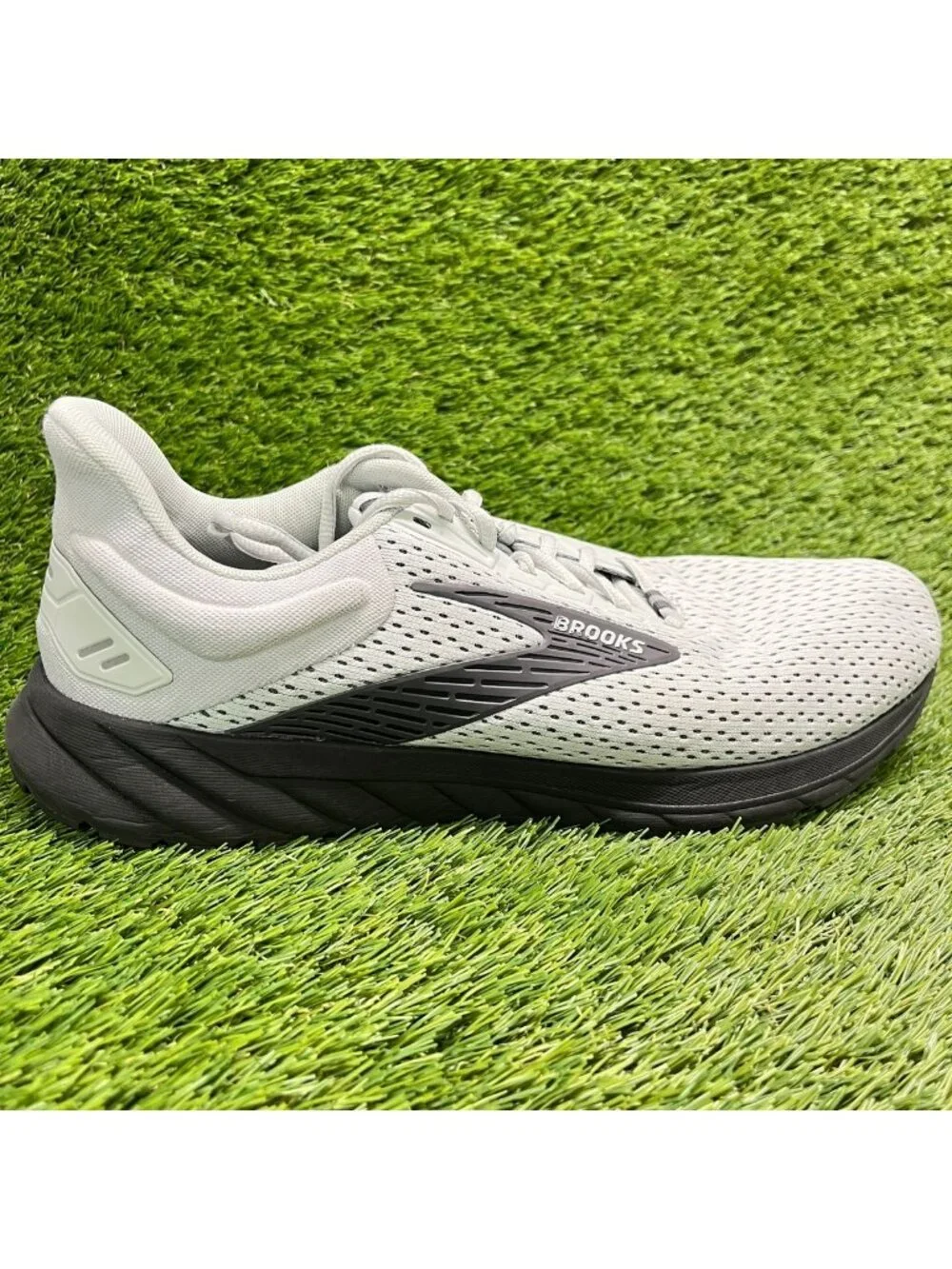 Brooks Anthem 6 Mens Size 12 Gray Black Athletic Running Walking Shoes Sneakers